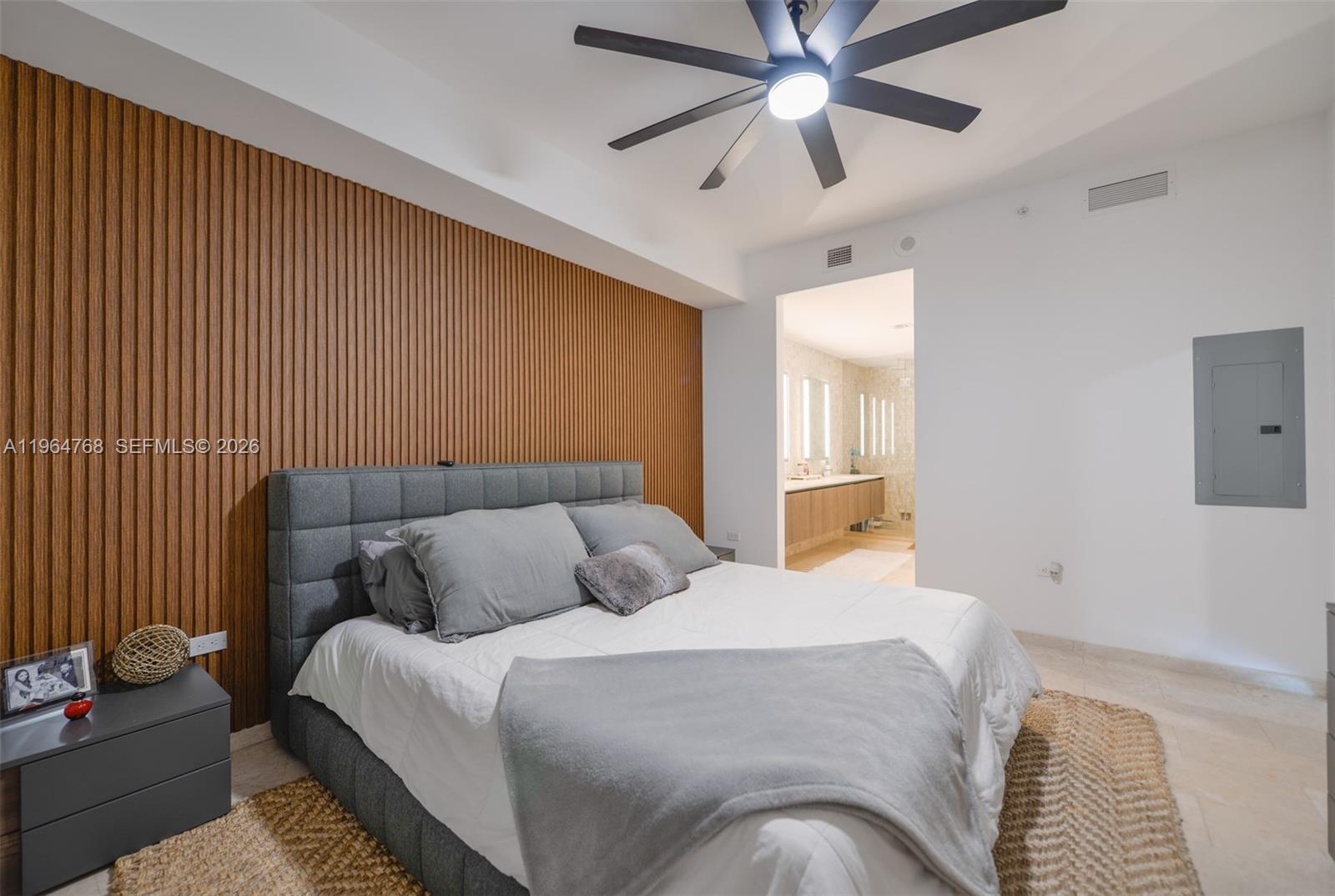 88 SW 7th Street 2204, Miami, FL 33130 photo 17