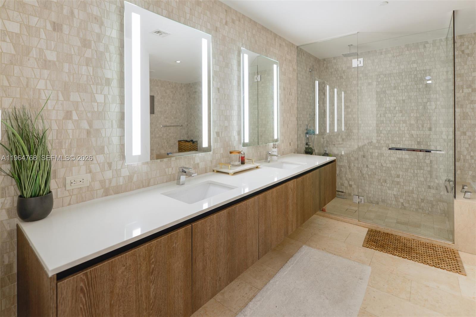 88 SW 7th Street 2204, Miami, FL 33130 photo 18