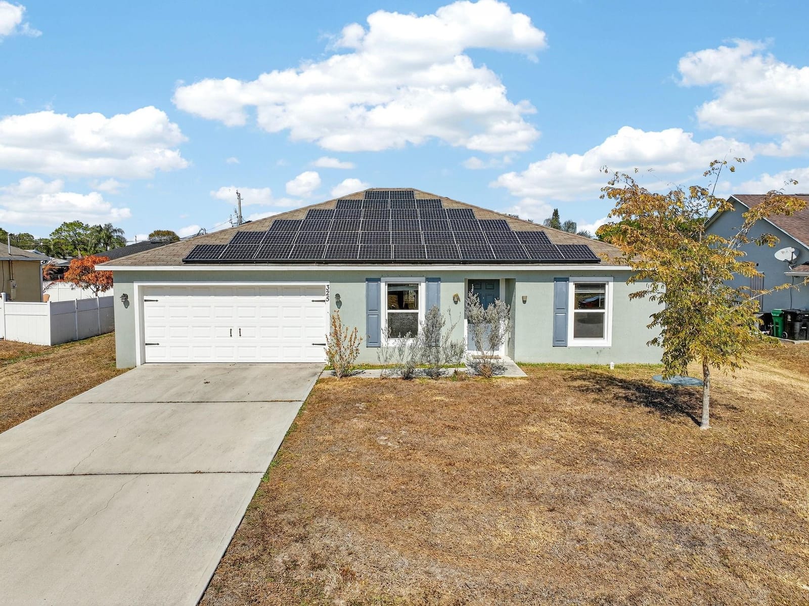 325 SW Ray Avenue — photo 2