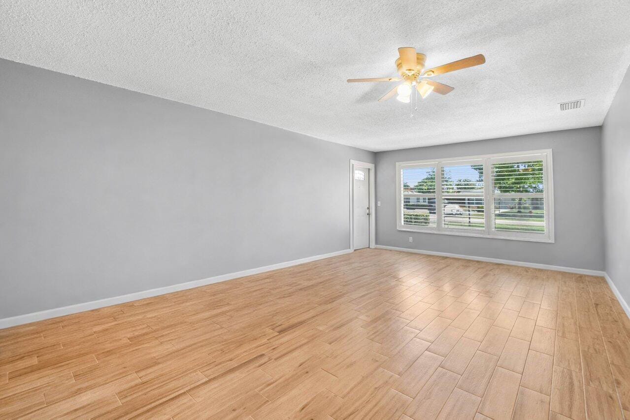 7376 W Oakridge Circle C, Lantana, FL 33462 photo 3