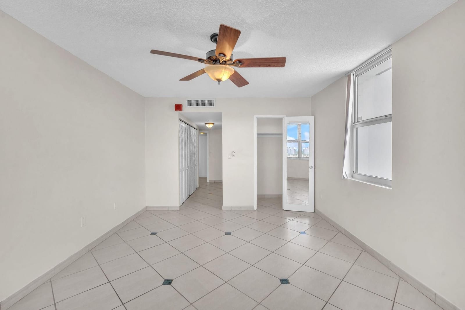 1865 79th Street Causeway 11-N — photo 8
