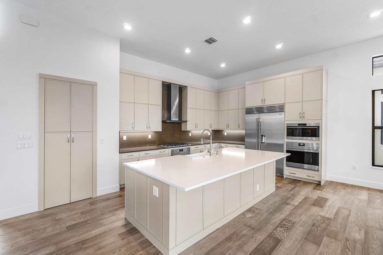9491 Riverside Park Drive — photo 11