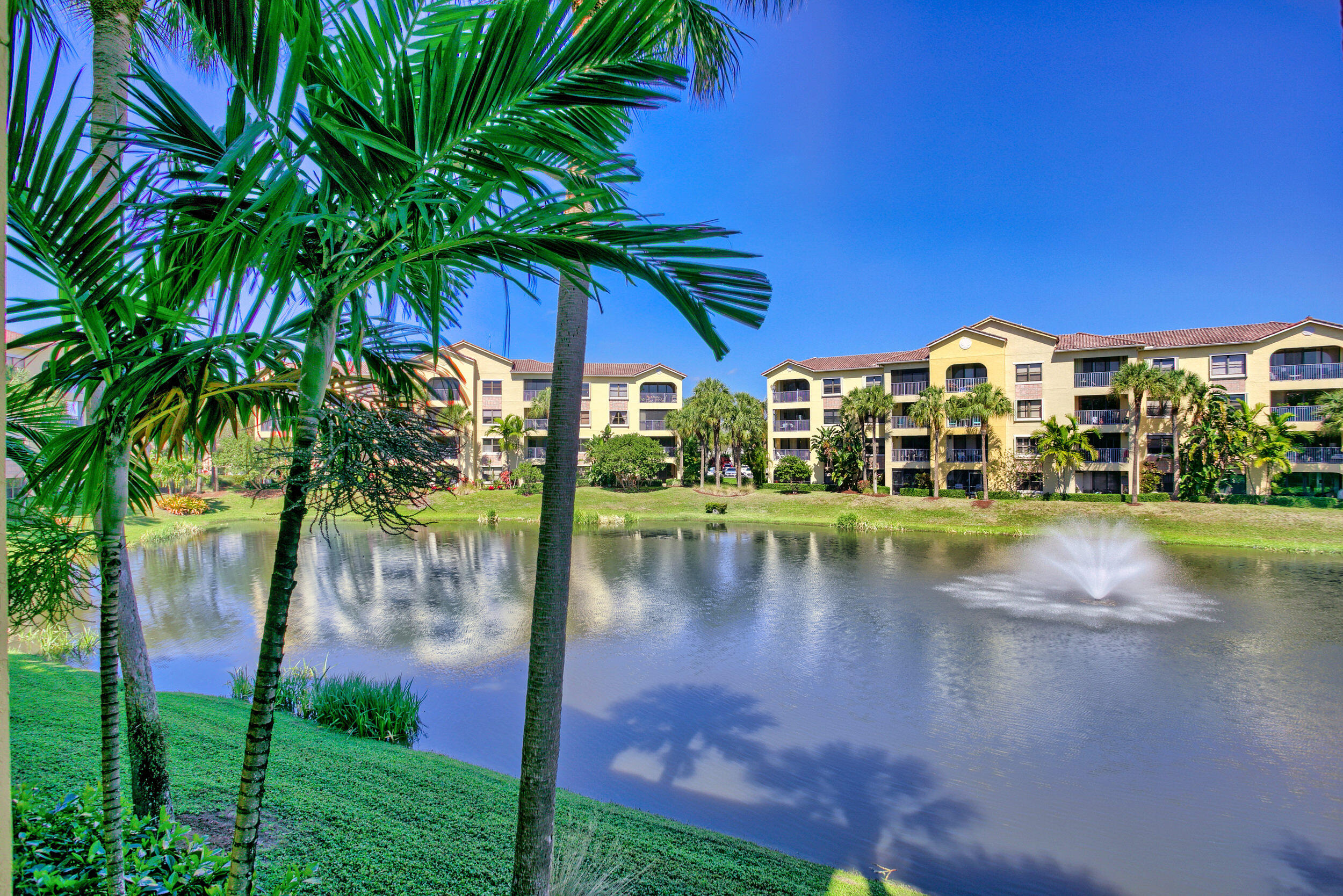 400 Uno Lago Drive 204, Juno Beach, FL 33408, Juno Beach