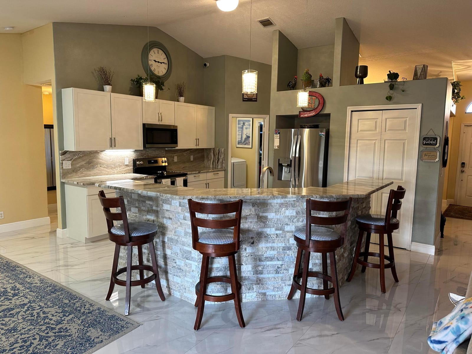 4239 SW Callicoe Street — photo 3
