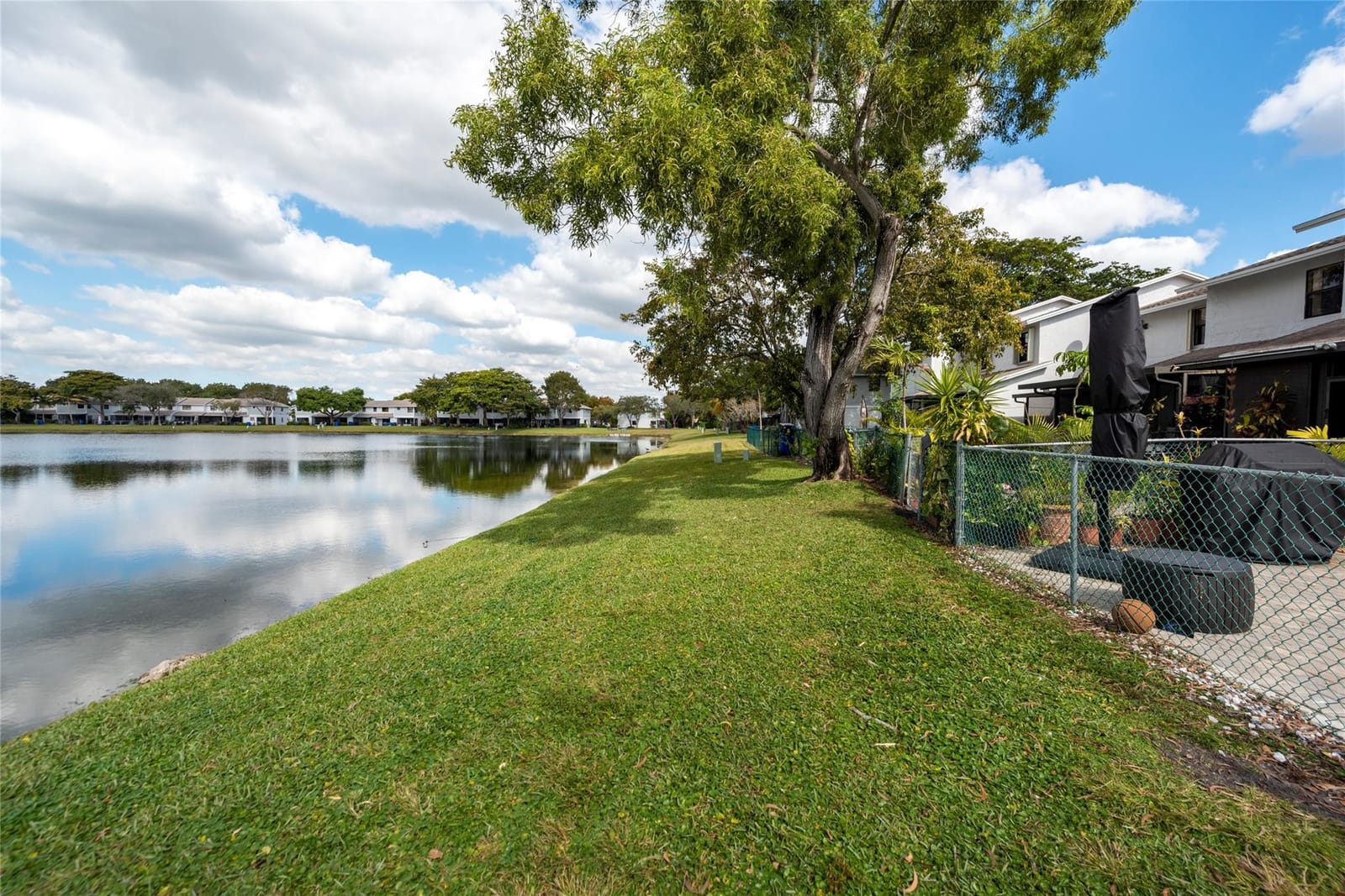 334 NW 103rd Terrace 334, Pembroke Pines, FL 33026 photo 23