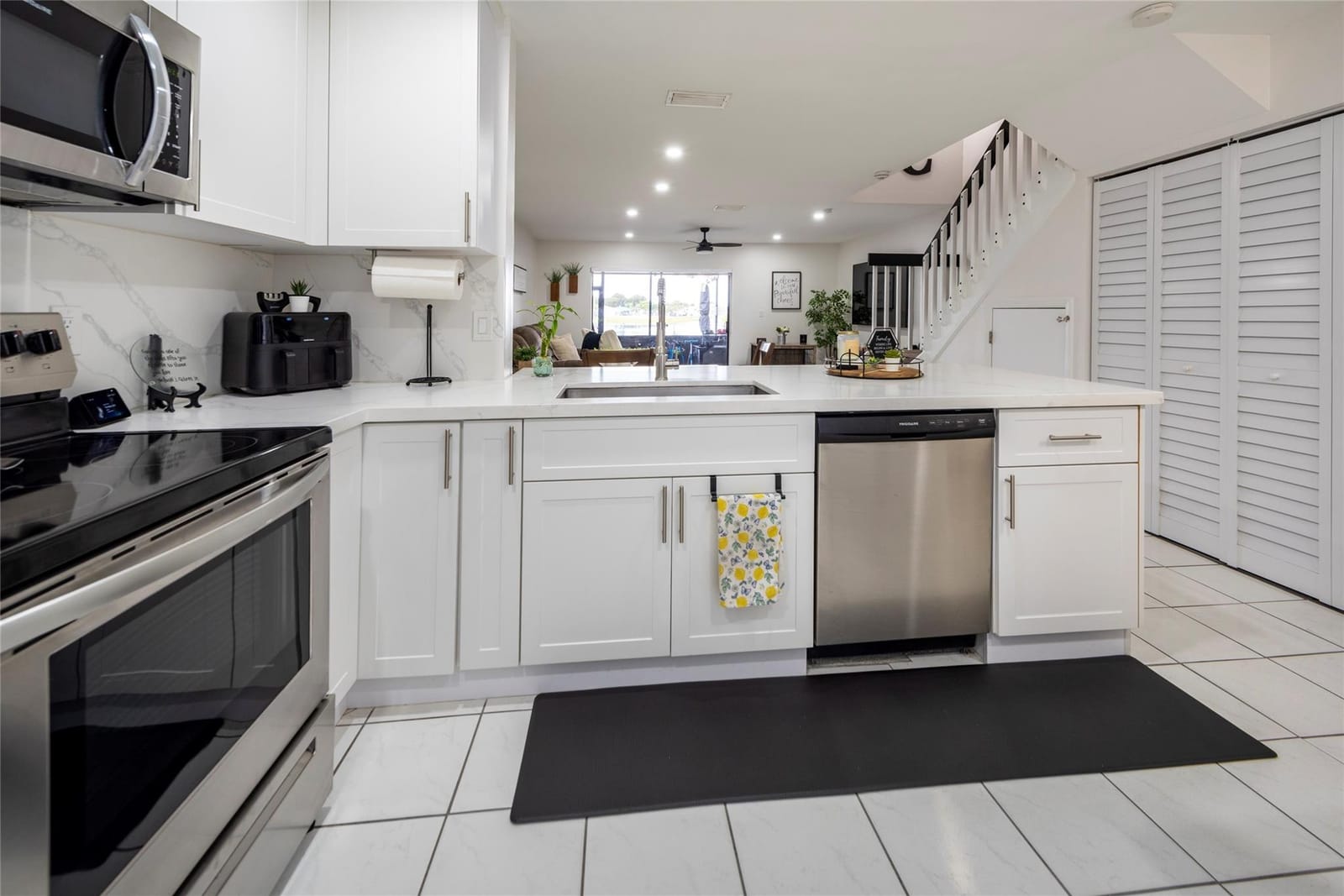 334 NW 103rd Terrace 334, Pembroke Pines, FL 33026 photo 9