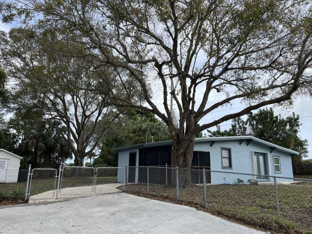 202 Southern Avenue, sold in Indian Hills Estates, Fort Pierce, FL
