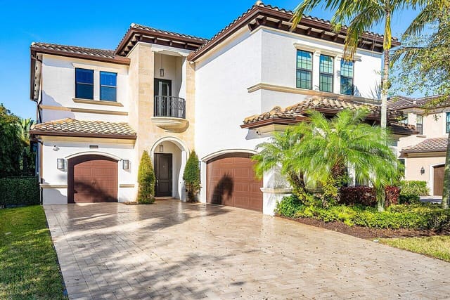 8221 Banpo Bridge Way, Delray Beach, FL 33446