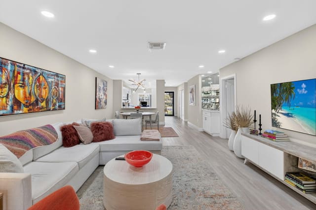 17 Stratford Drive D, sold in Stratford At Hunters Run Condo, Boynton Beach, FL