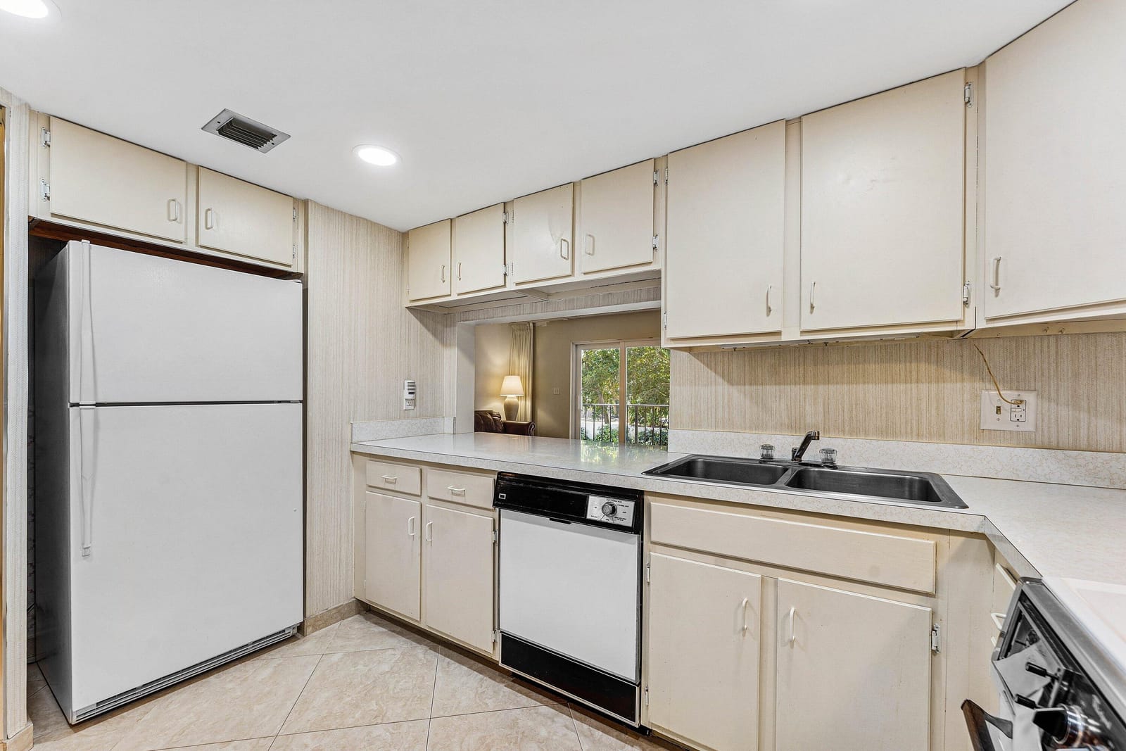 3909 N Ocean Boulevard 106, Fort Lauderdale, FL 33308 photo 6