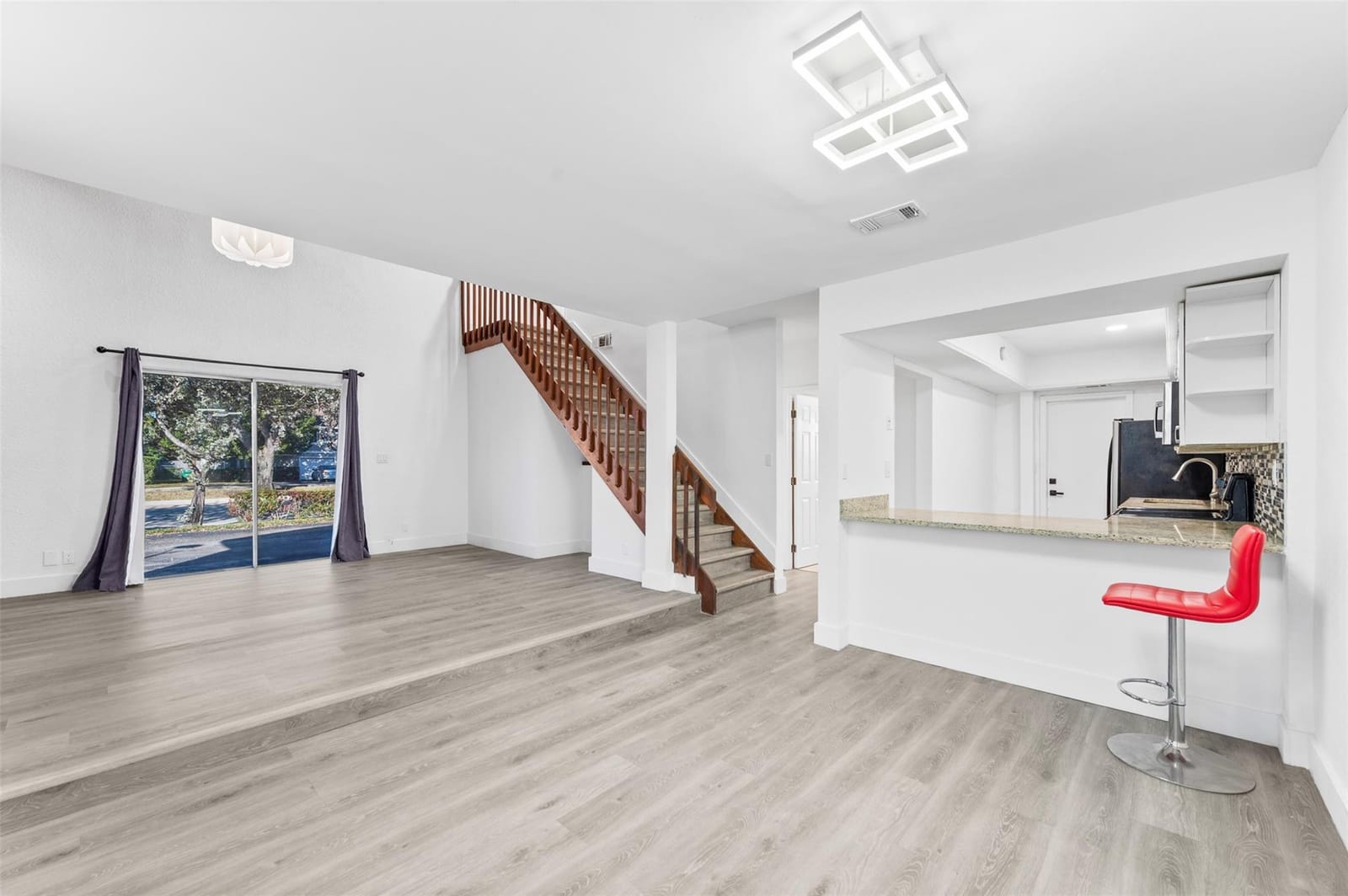 3951 Coral Springs Drive 21 — photo 3
