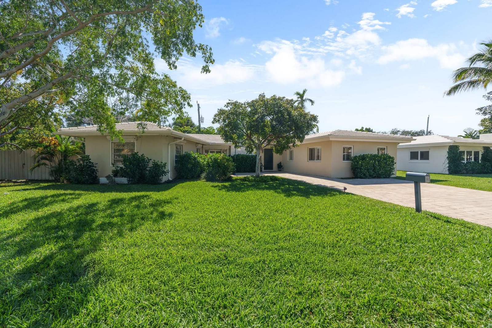 2740 NE 27th Court, Fort Lauderdale, FL 33306