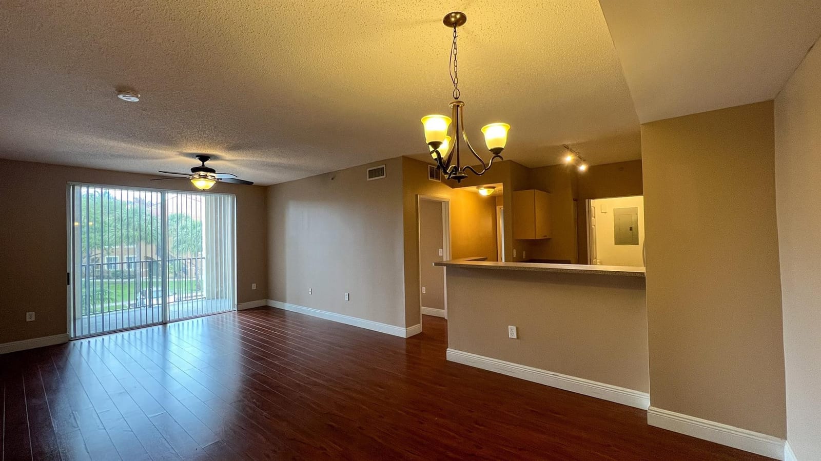 7950 N Nob Hill Road 203 — photo 2