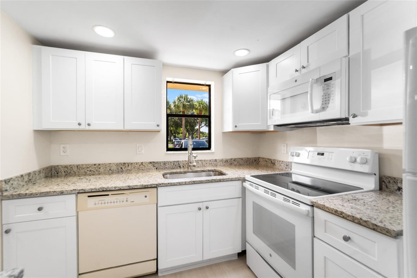 9355 SW 8th Street 110, Boca Raton, FL 33428 photo 13