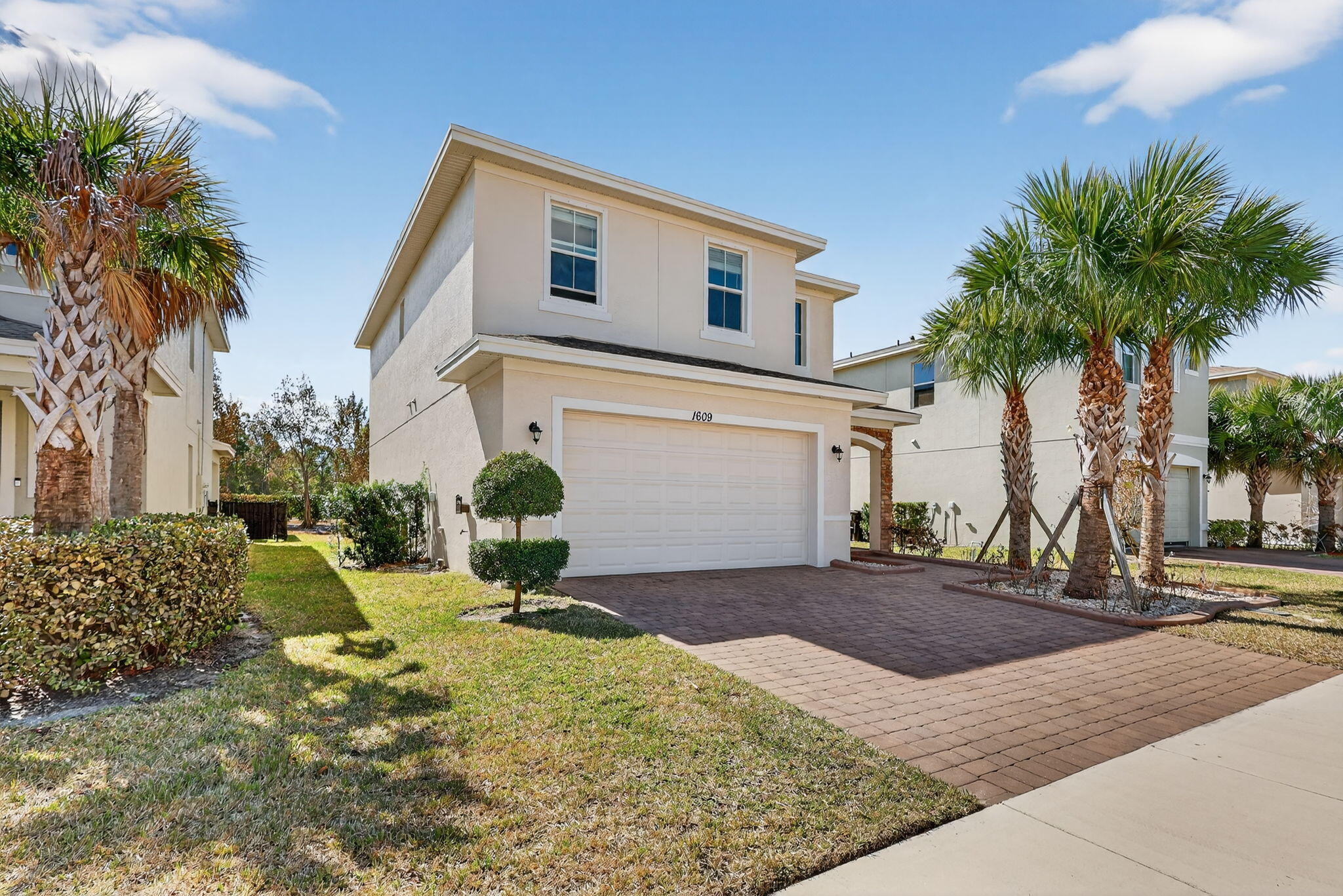 1609 NW Cataluna Cir Circle — photo 3