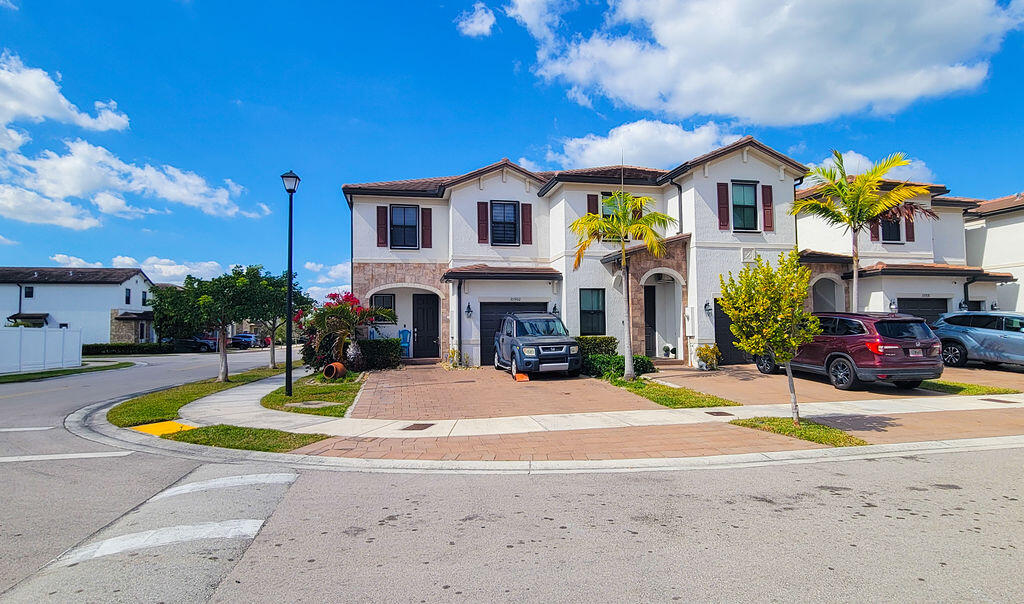 10902 W 33rd Way, Hialeah, FL 33018, Hialeah