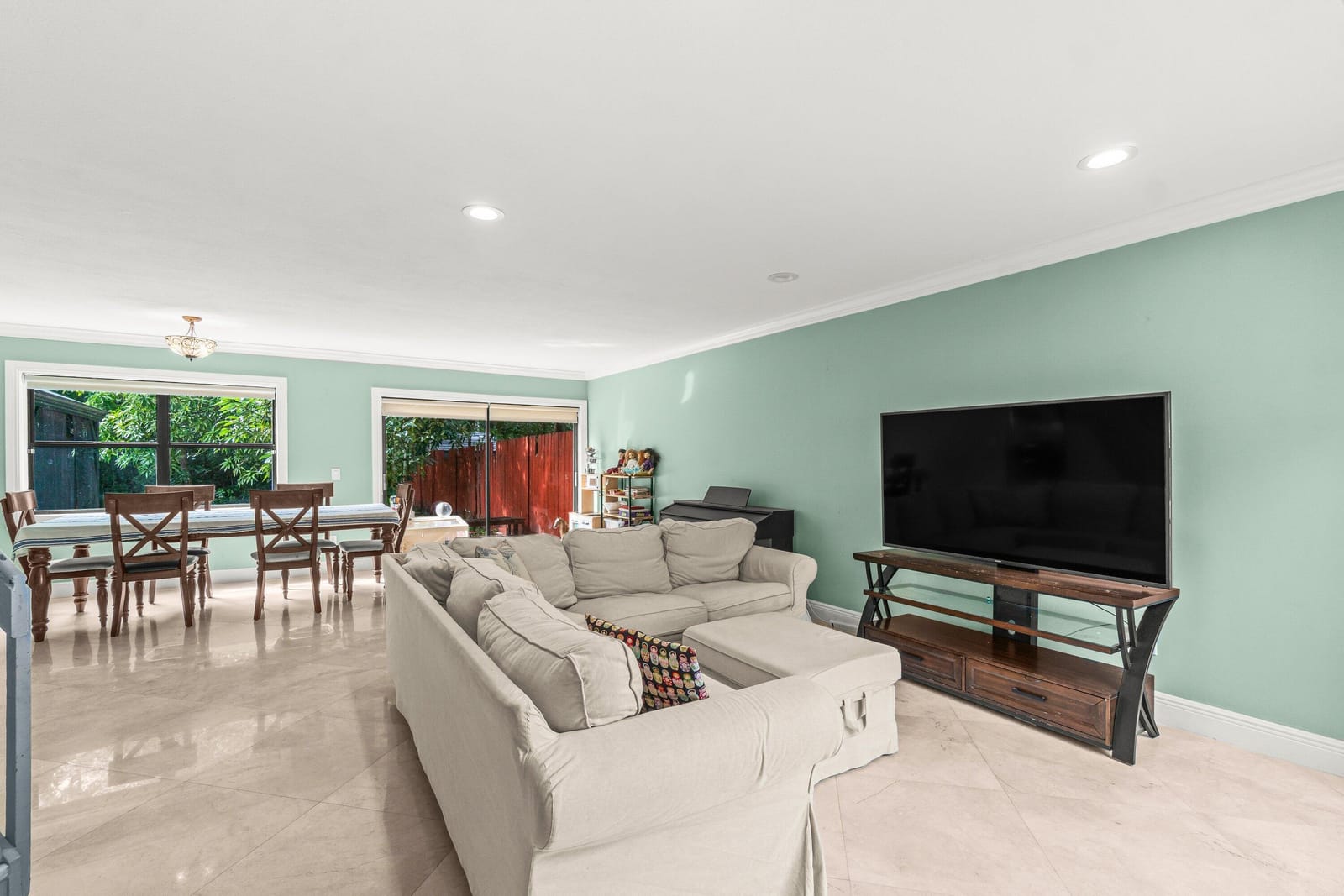 22251 Sands Point Drive — photo 5