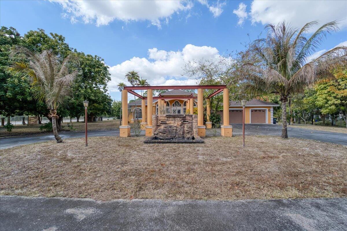 4001 Avocado Boulevard — photo 3