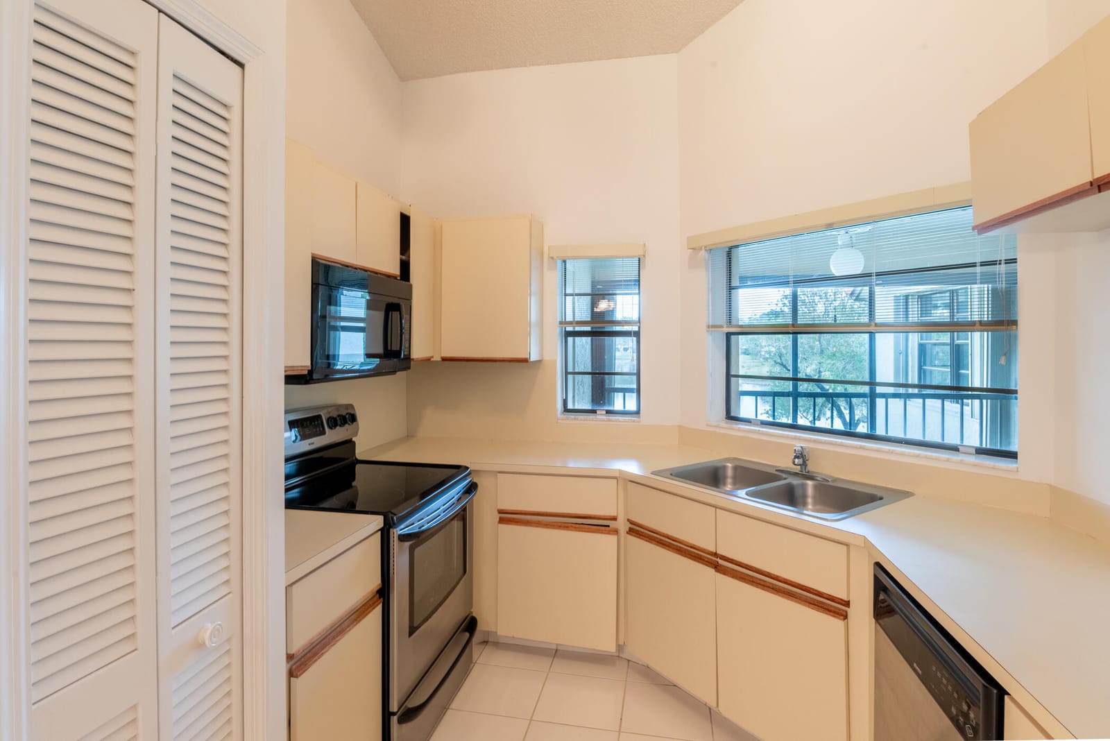 5829 Parkwalk Drive, Boynton Beach, FL 33472 photo 12