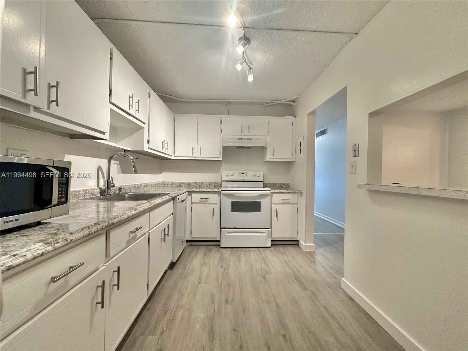 1470 NE 125th Terrace 210, North Miami, FL 33161, North Miami
