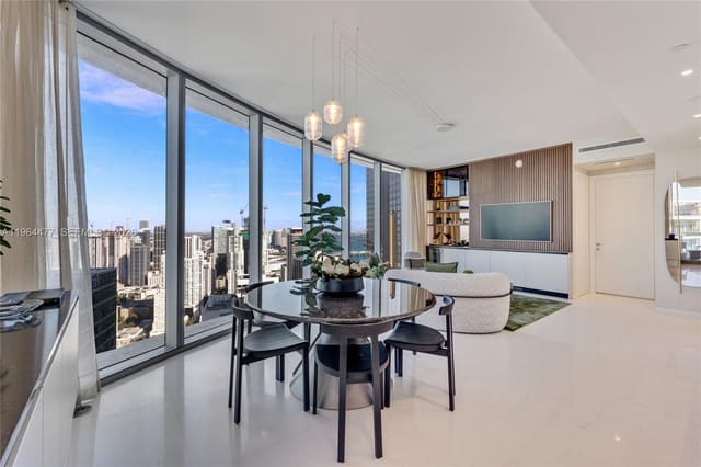 300 Biscayne Blvd Way 5008W, sold in 300 Biscayne Blvd Way Cond, Miami, FL
