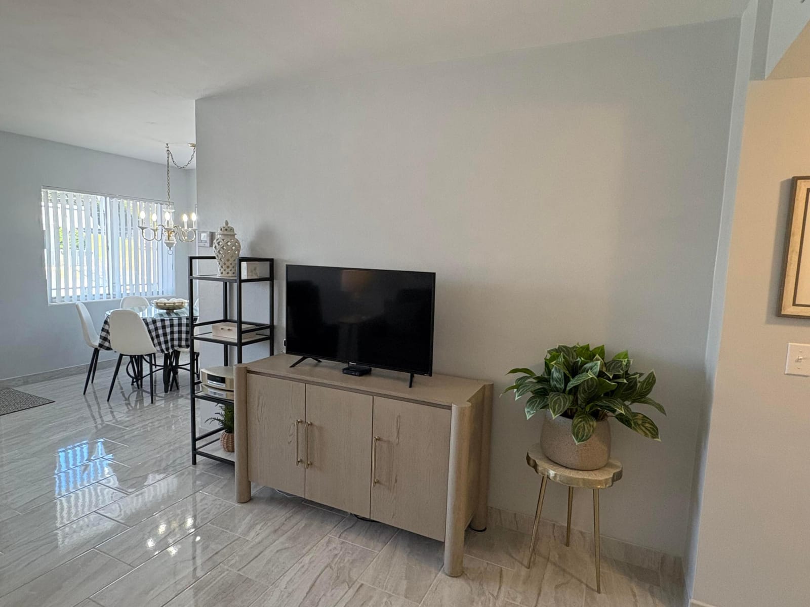 3280 Lake Osborne Drive 206 — photo 4