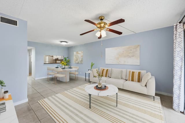 7142 Golf Colony Court 102, Lake Worth, FL 33467