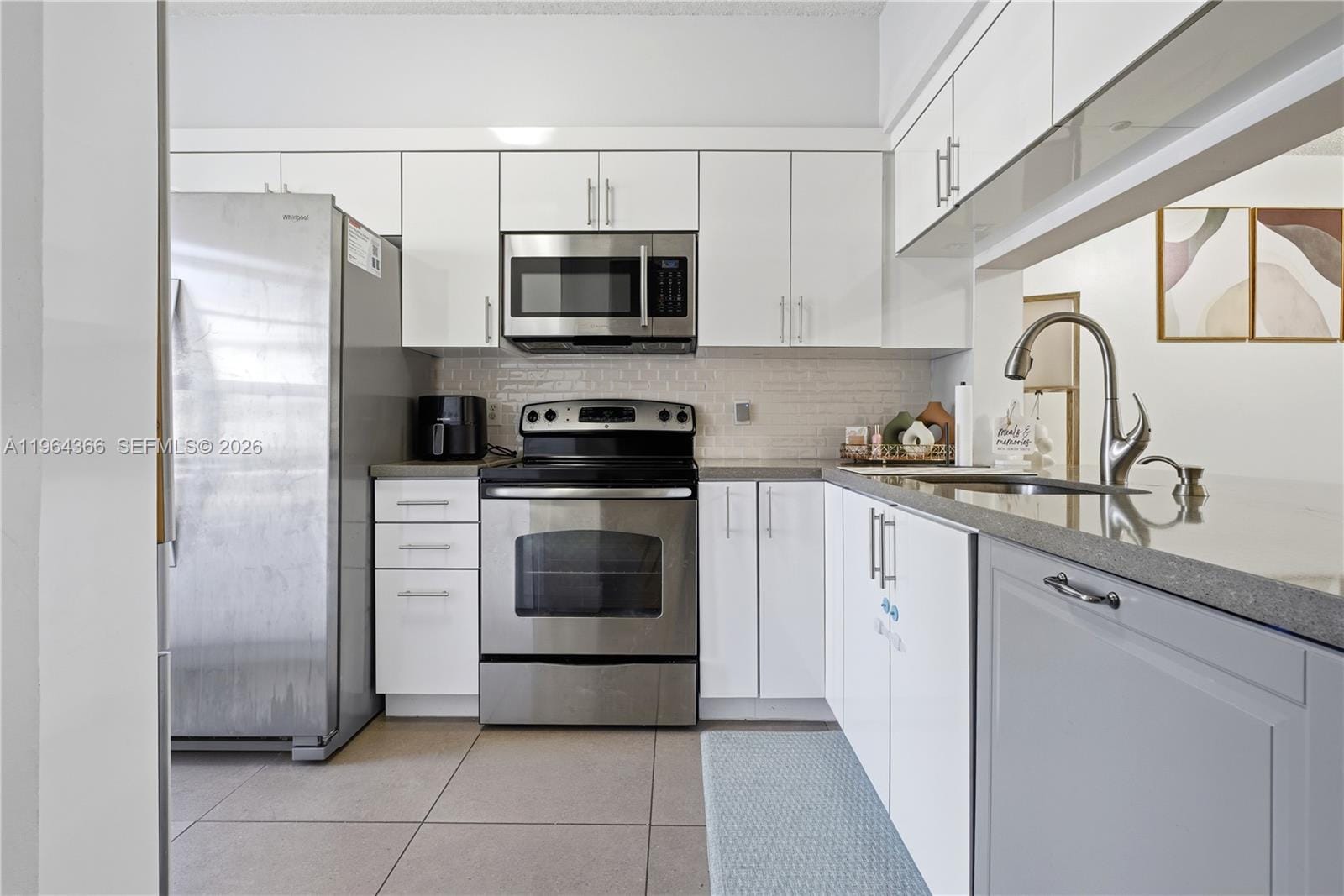 2 Simonton Circle — photo 8