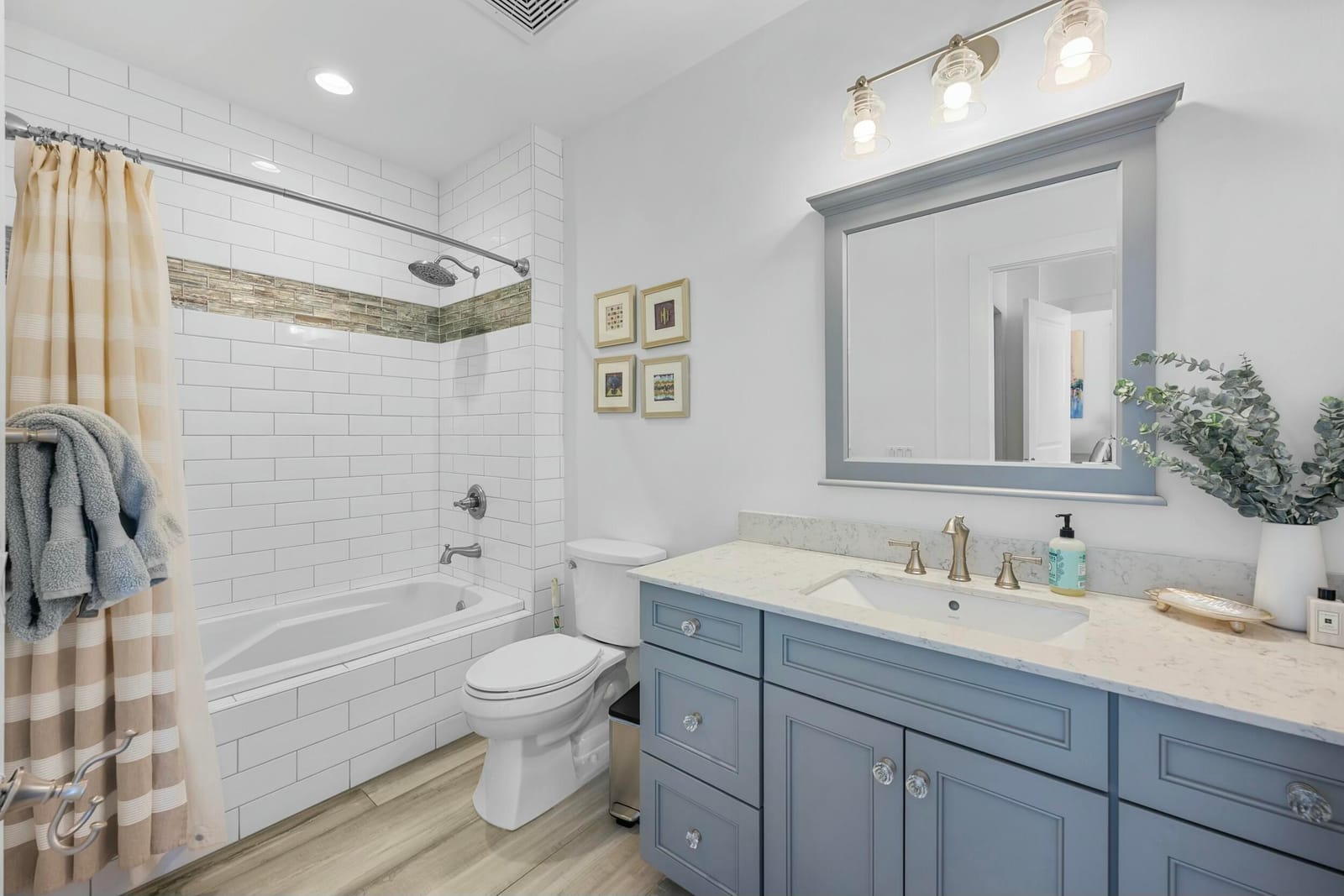 410 Evernia Street 807 — photo 9