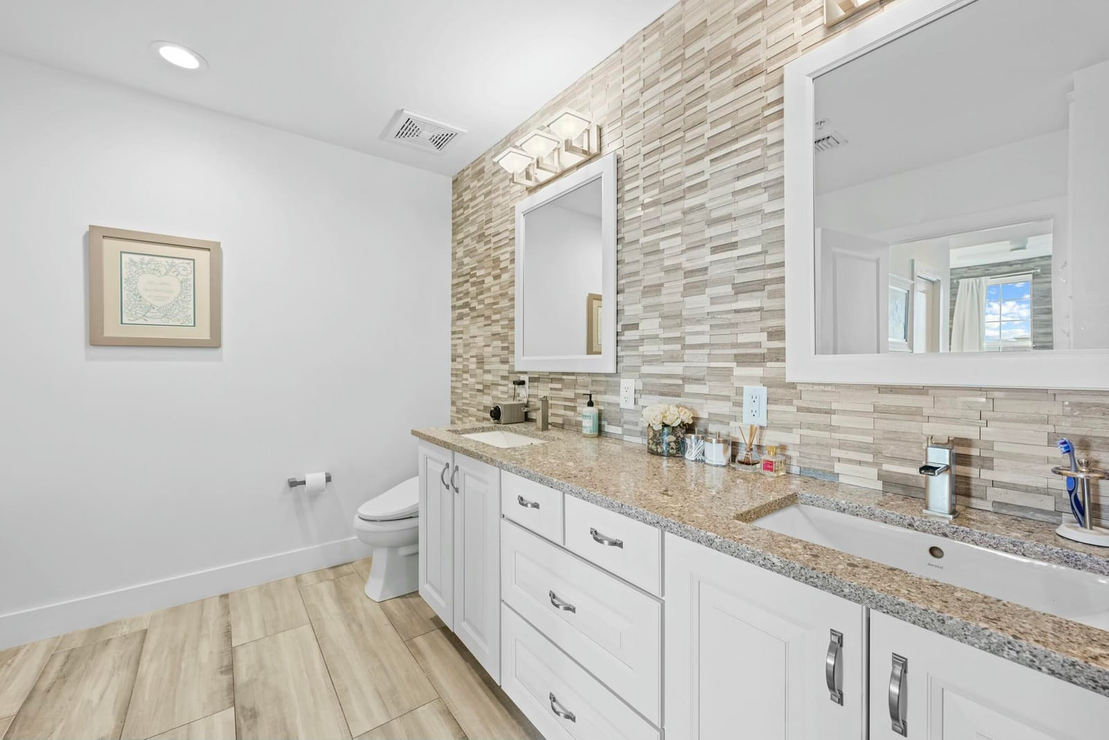 410 Evernia Street 807 — photo 11