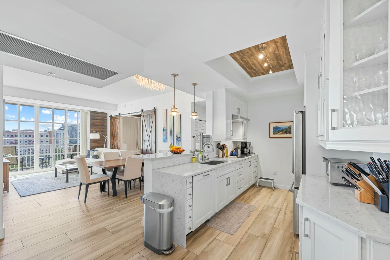 410 Evernia Street 807 — photo 3