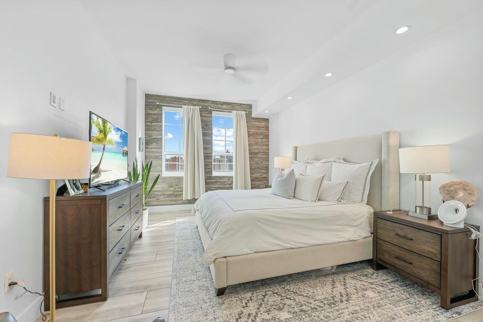 410 Evernia Street 807 — photo 5
