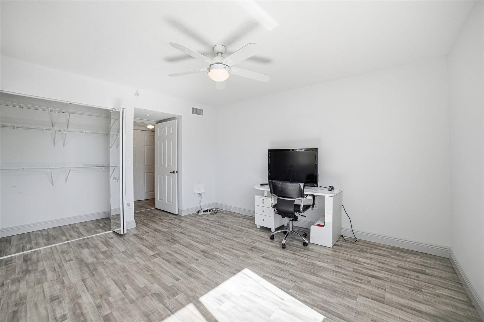 7763 Southampton Terrace 201 — photo 12