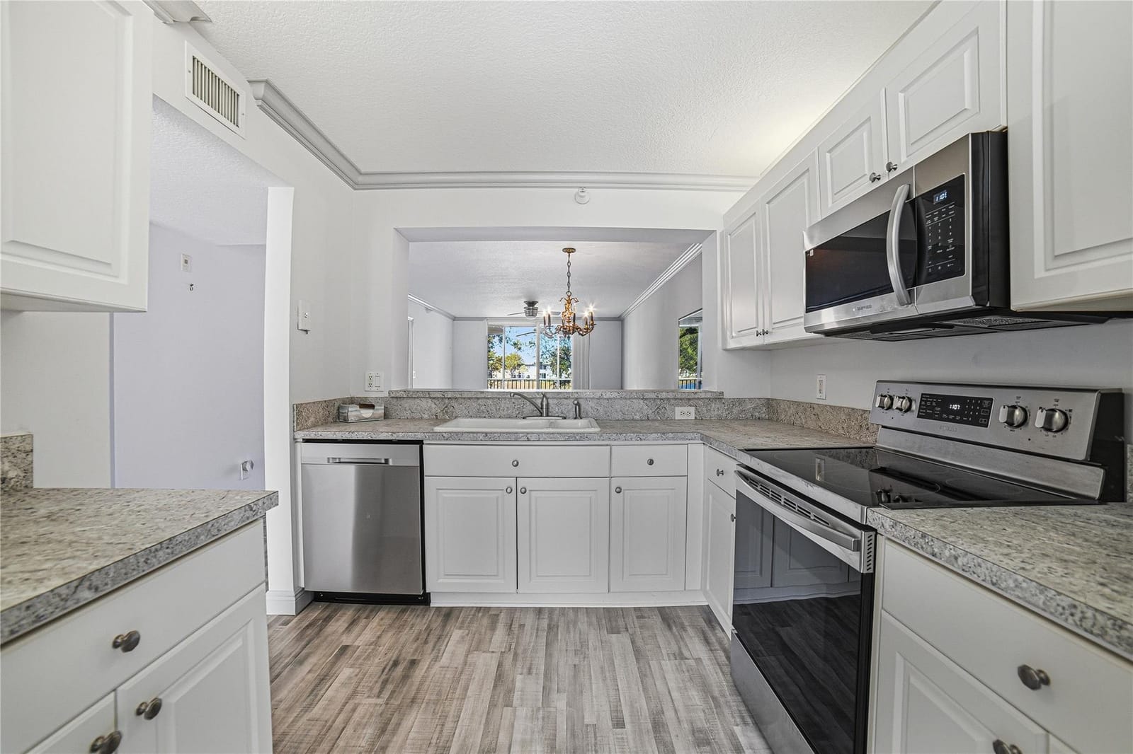 7763 Southampton Terrace 201 — photo 3