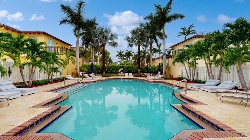 20 Via Floresta Drive — photo 3