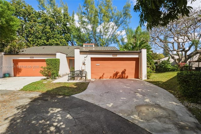 3404 Cherry Garden Circle 154, sold in Hills Of Inverrary, Fort Lauderdale, FL