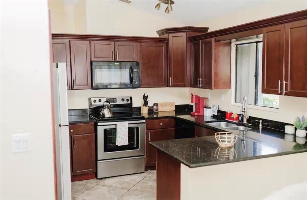 809 E Palm Run Drive, North Lauderdale, FL 33068 photo 2