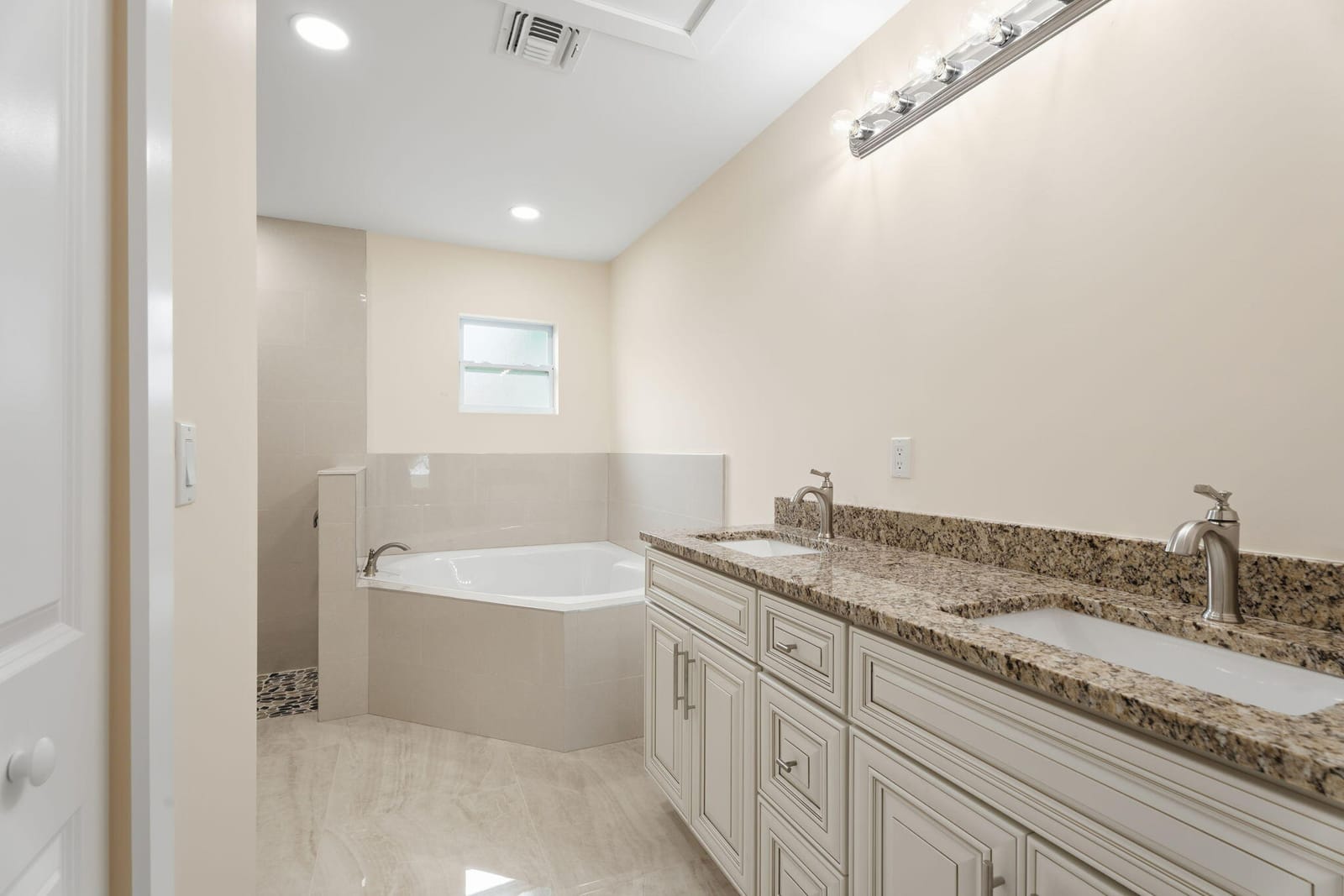 4947 NW Flintstone Avenue, Port St. Lucie, FL 34983 photo 13