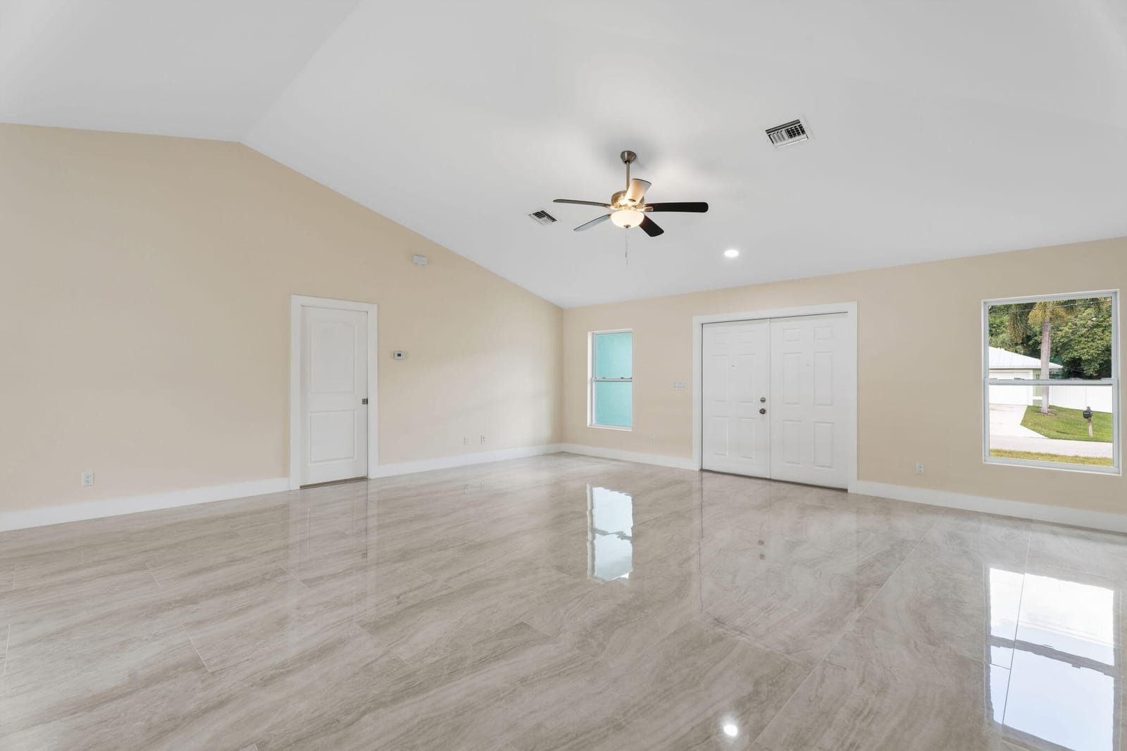 4947 NW Flintstone Avenue — photo 10