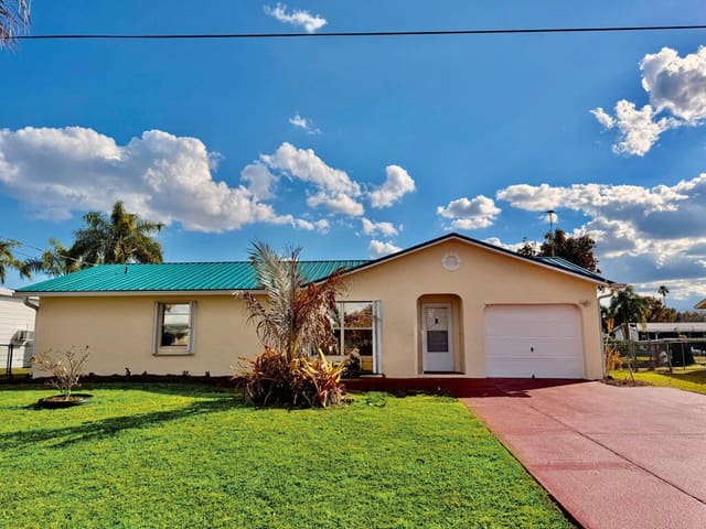1926 SE 31st Street, Okeechobee, FL 34974