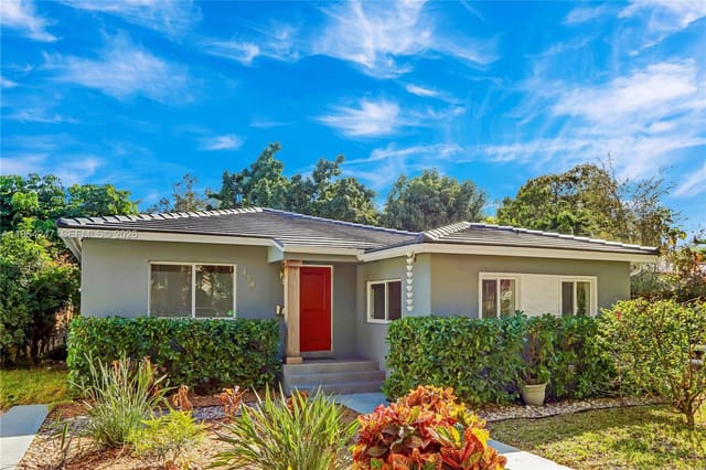 438 Mendoza Avenue, sold in Coral Groves, Coral Gables, FL