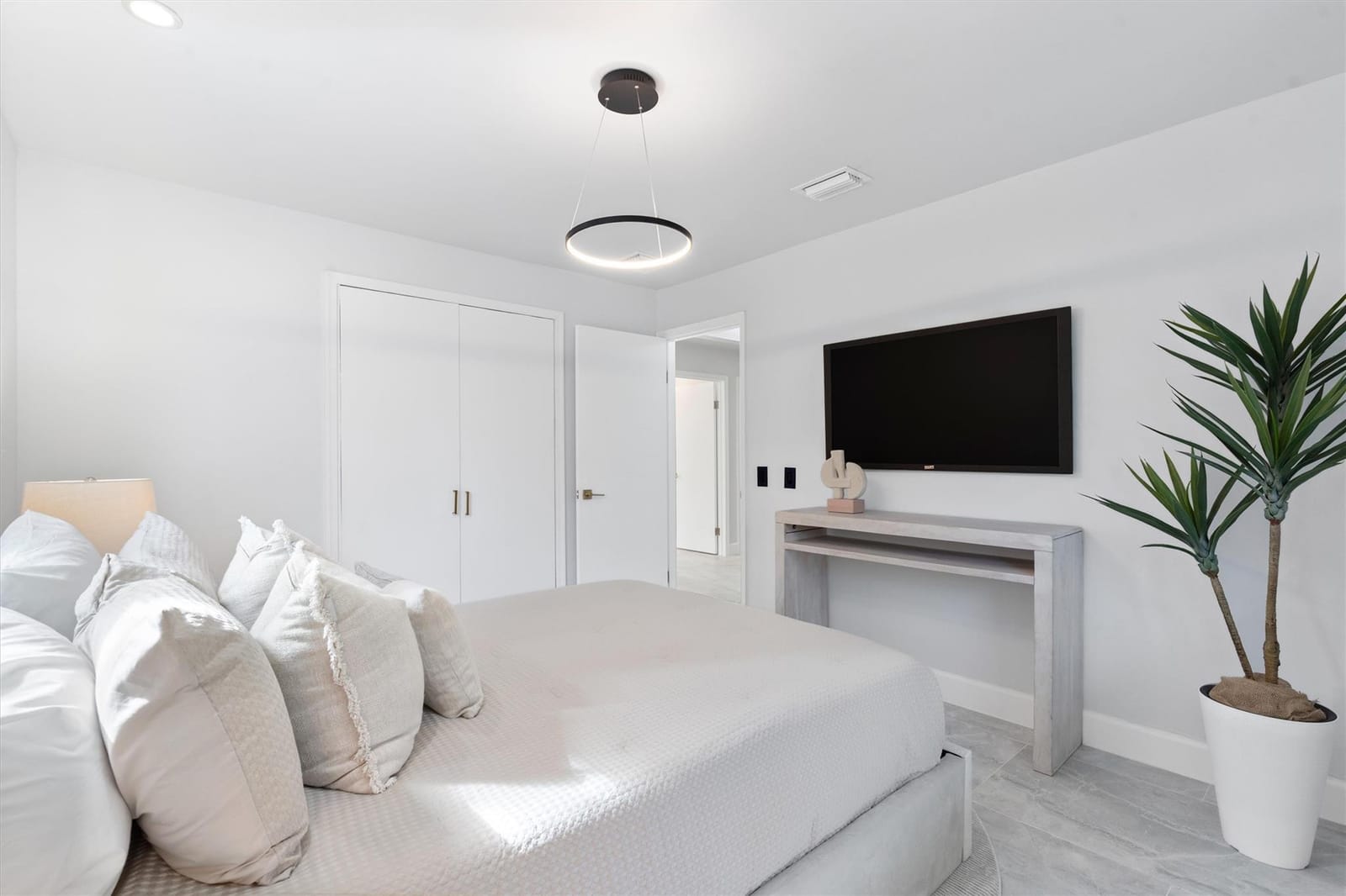 360 NW 33rd Street — photo 5