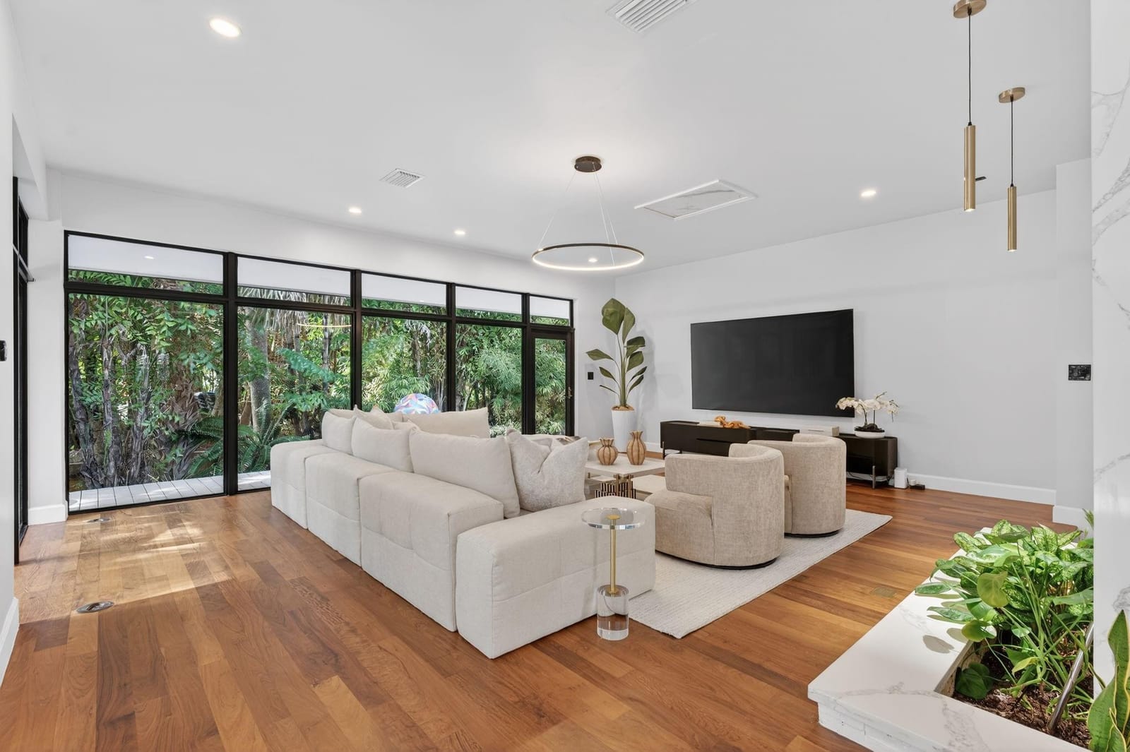 360 NW 33rd Street — photo 10