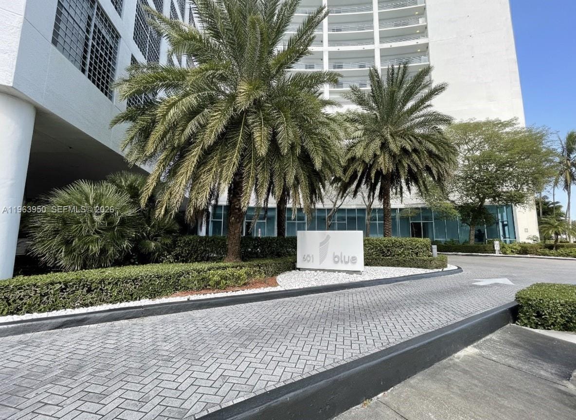 601 NE 36th Street 2109, Miami, FL 33137 photo 2