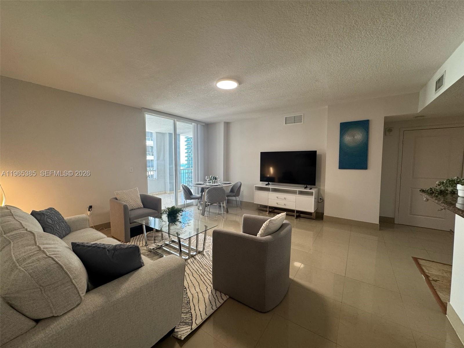 170 SE 14th Street 1108, Miami, FL 33131, Miami