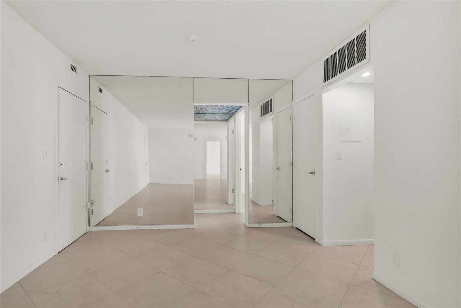 2715 N Ocean Boulevard 7d — photo 8