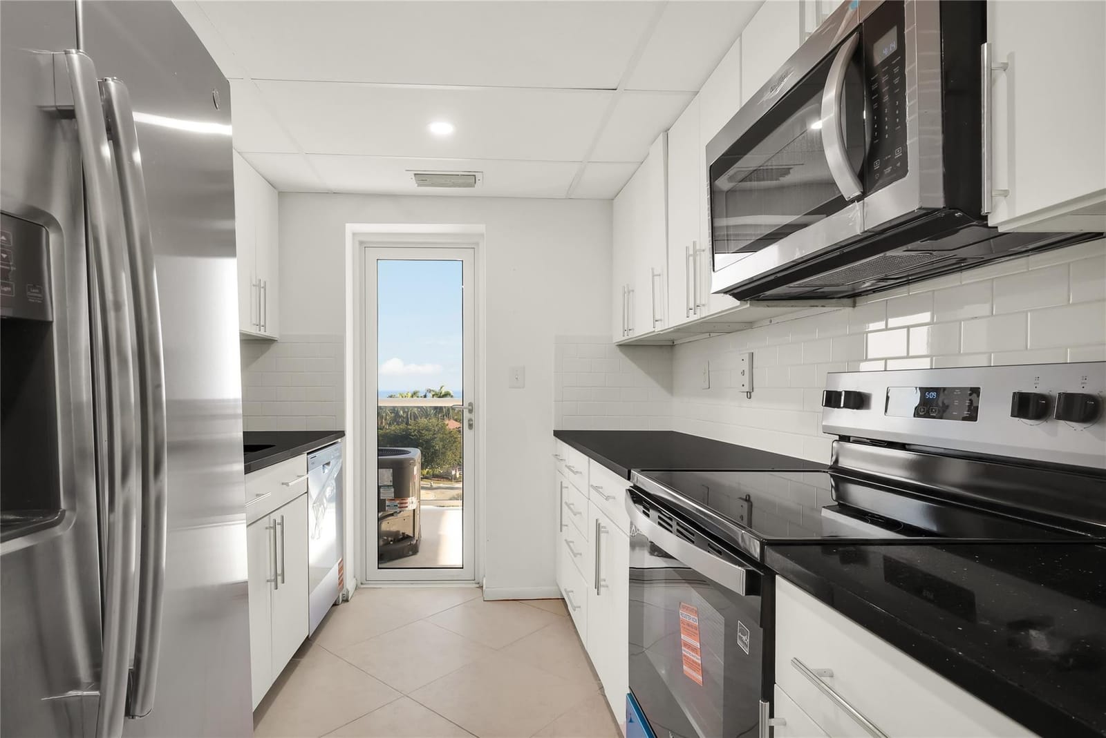 2715 N Ocean Boulevard 7d — photo 10