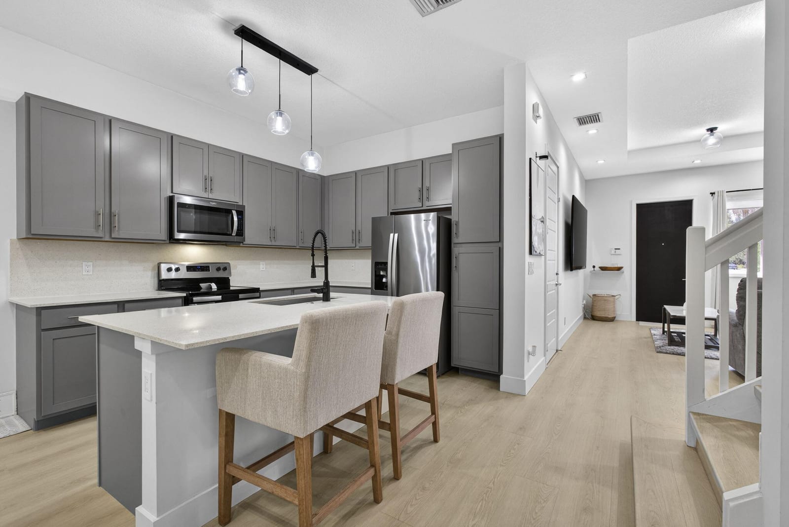 1120 Pioneer Way — photo 11