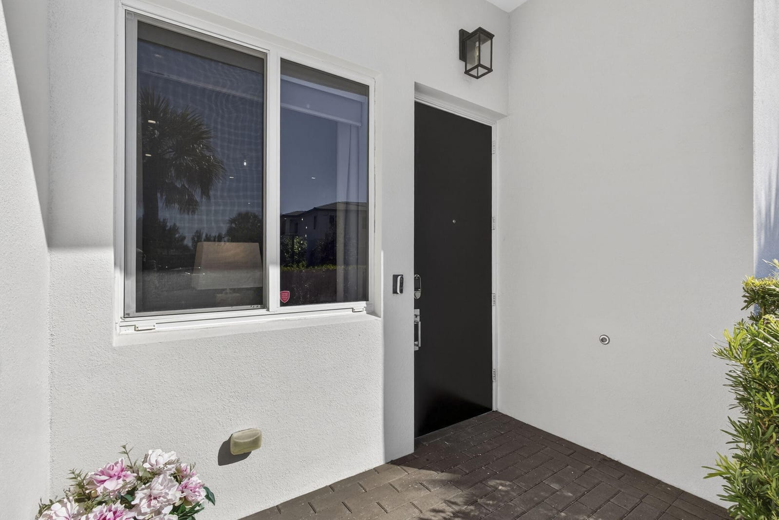 1120 Pioneer Way — photo 4