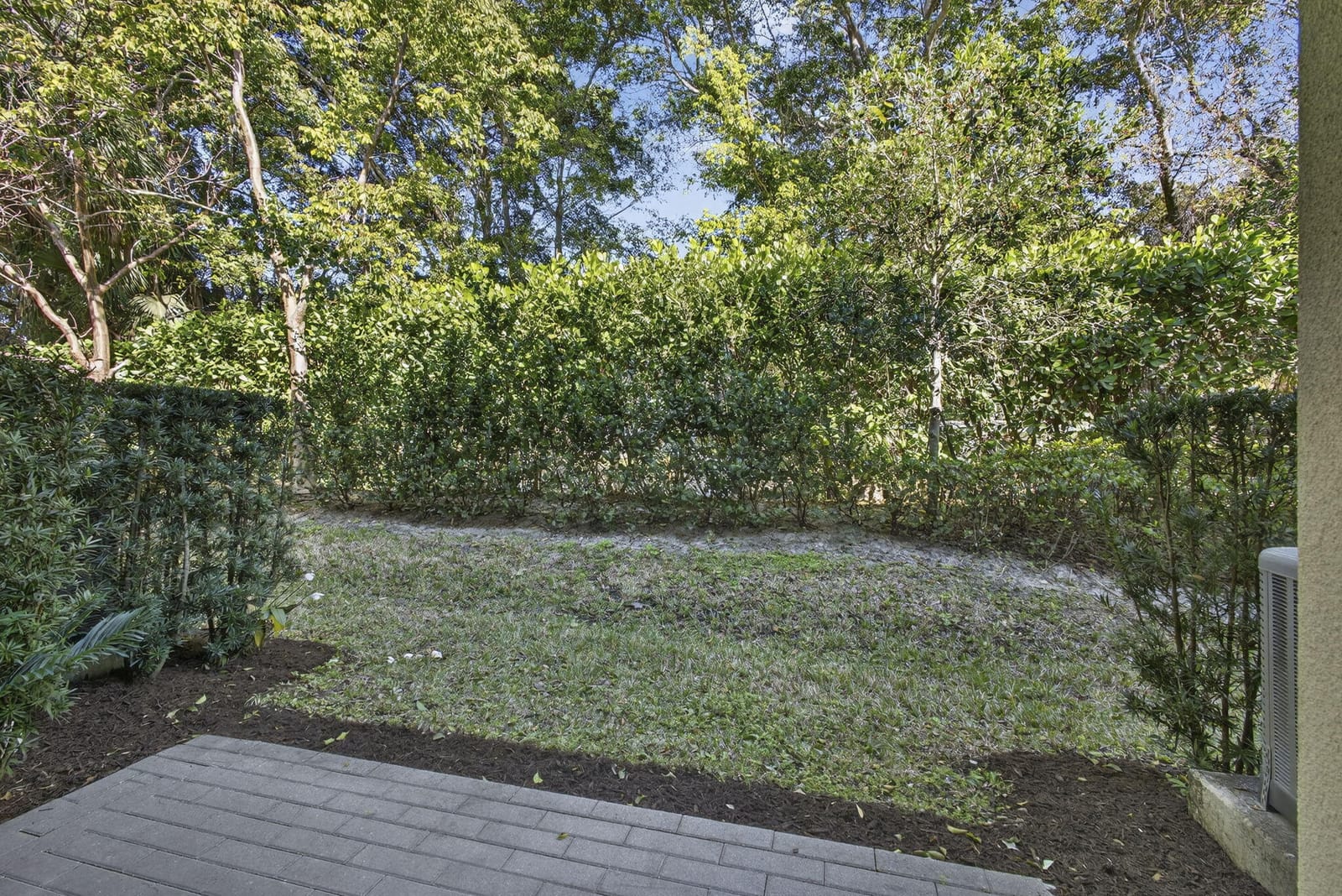 1120 Pioneer Way — photo 8